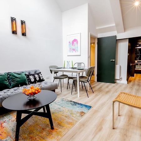 Modern 2 Bedroom Queen Street Apartment NWI Buitenkant foto