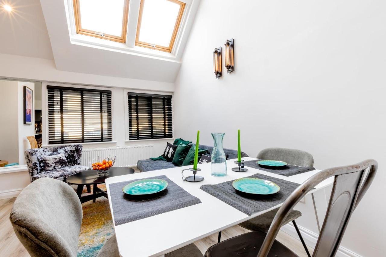 Modern 2 Bedroom Queen Street Apartment NWI Buitenkant foto