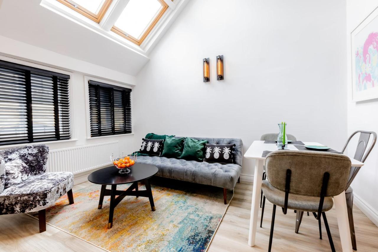 Modern 2 Bedroom Queen Street Apartment NWI Buitenkant foto