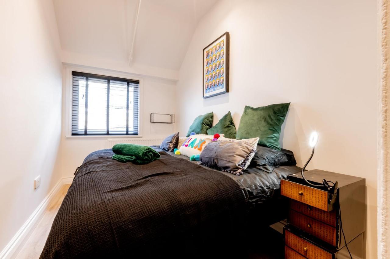 Modern 2 Bedroom Queen Street Apartment NWI Buitenkant foto